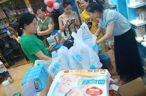 母嬰用品加盟網(wǎng)2