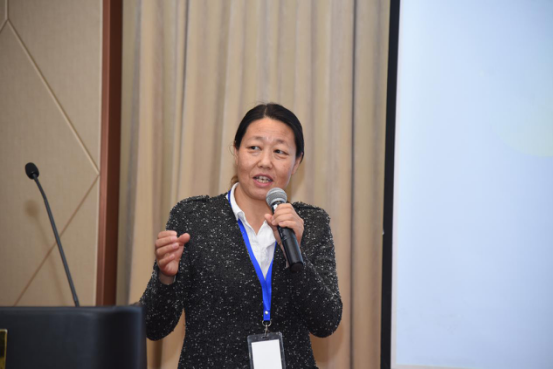 圖10：愛親財(cái)務(wù)高級(jí)總監(jiān)龐建峰女士  