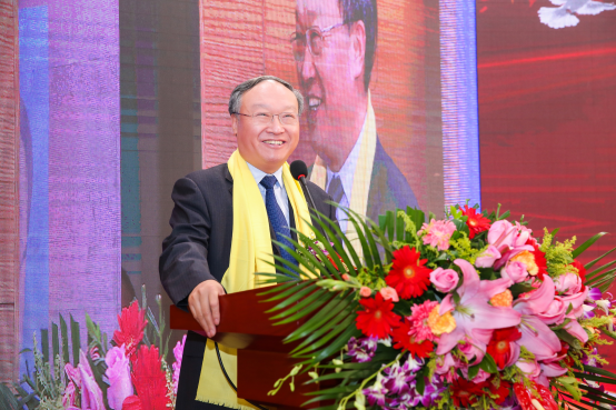 湖北大學(xué)校長謝紅星先生