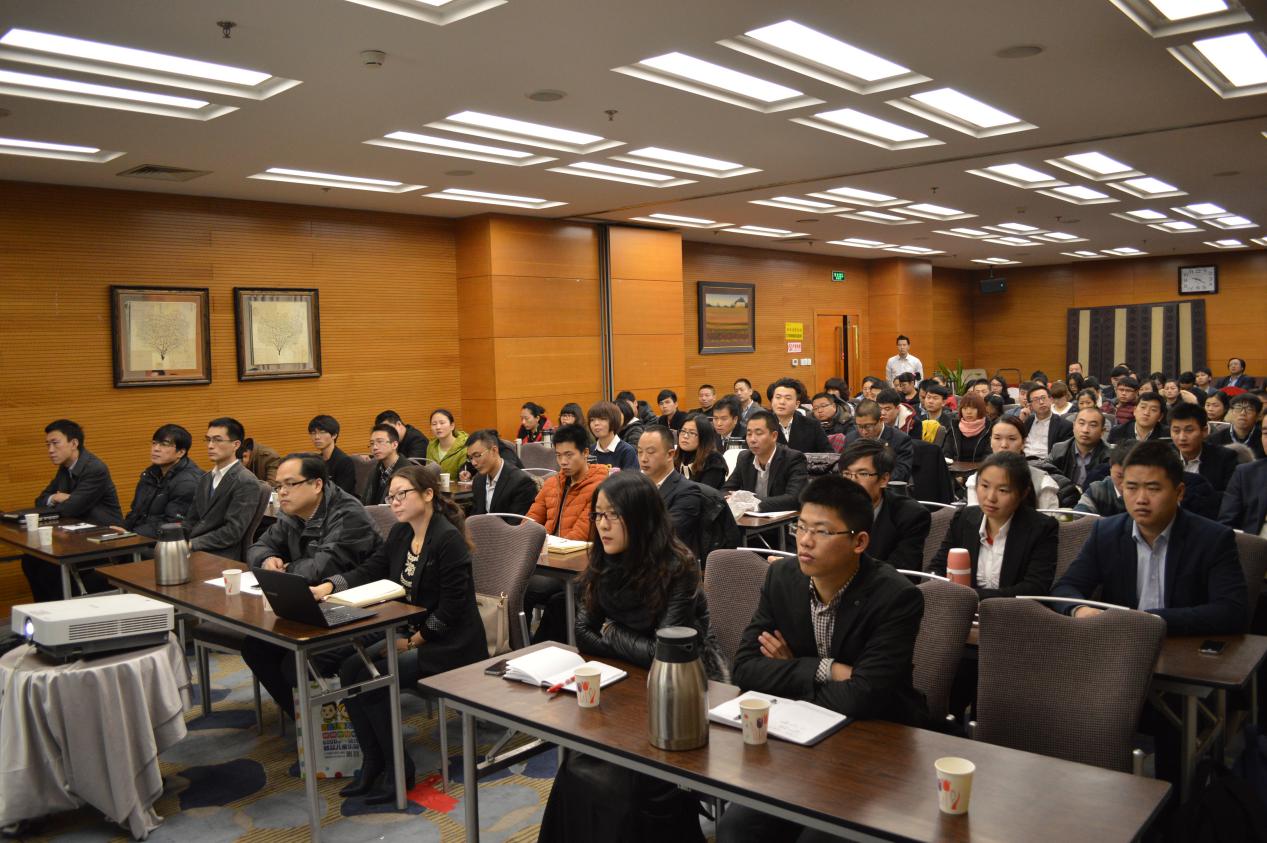 從全國七大區(qū)前來北京培訓(xùn)的愛親母嬰員工