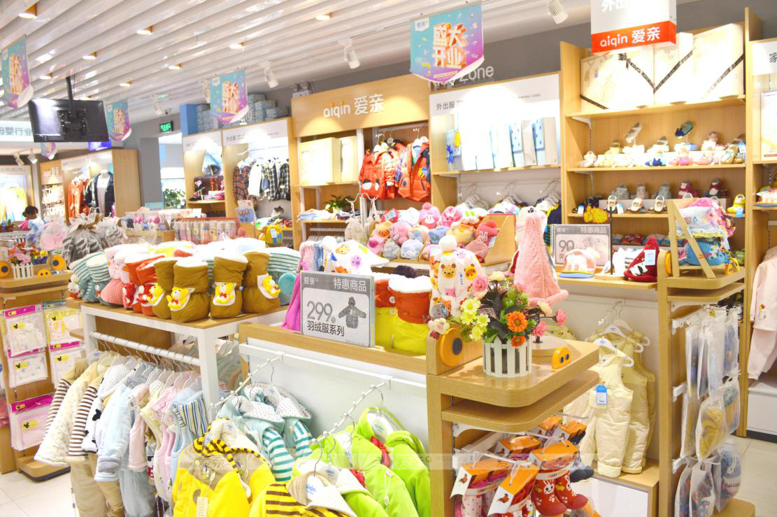 母嬰加盟實(shí)體店面對(duì)電商的沖擊，除了提高商品和服務(wù)的綜合能力以及購(gòu)物體驗(yàn)感外，還需要通過為客戶提供個(gè)性化服務(wù)來滿足消費(fèi)者的需求