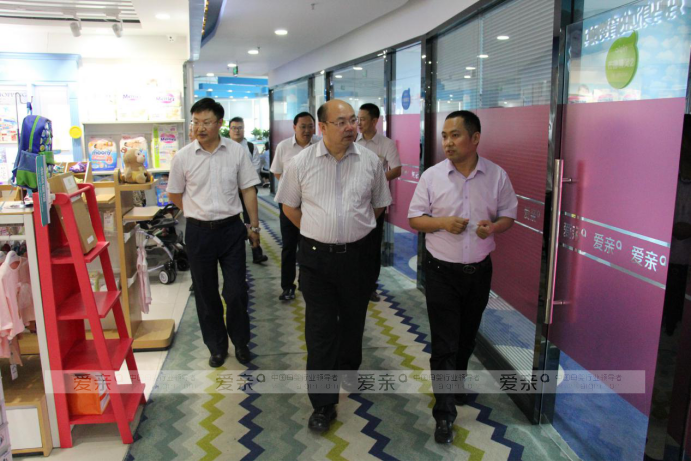 伊利集團(tuán)領(lǐng)導(dǎo)深入了解愛親發(fā)展情況