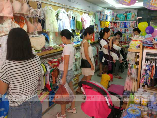 尿毒癥女孩為了回報，開母嬰店掙錢