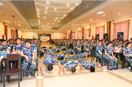 愛親營運中心戰(zhàn)敗團隊承擔責任