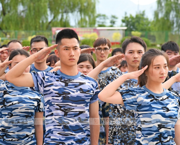 愛親母嬰2017年度營運(yùn)中心鐵軍特訓(xùn)營完美收官