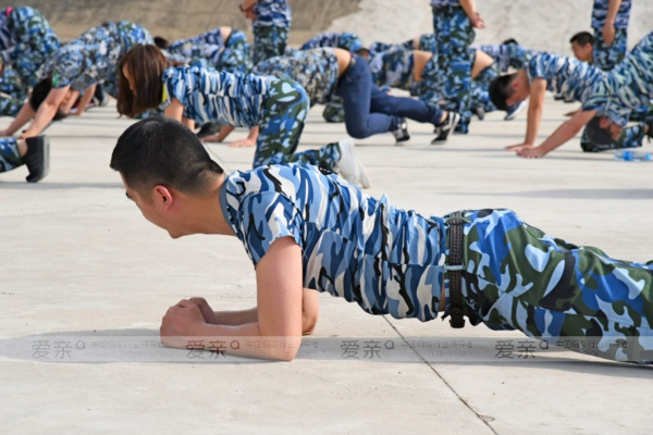 愛親母嬰2017年度營運(yùn)中心鐵軍特訓(xùn)營完美收官