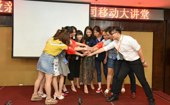 差異化工具破營銷難題——愛親移動大講堂南昌站