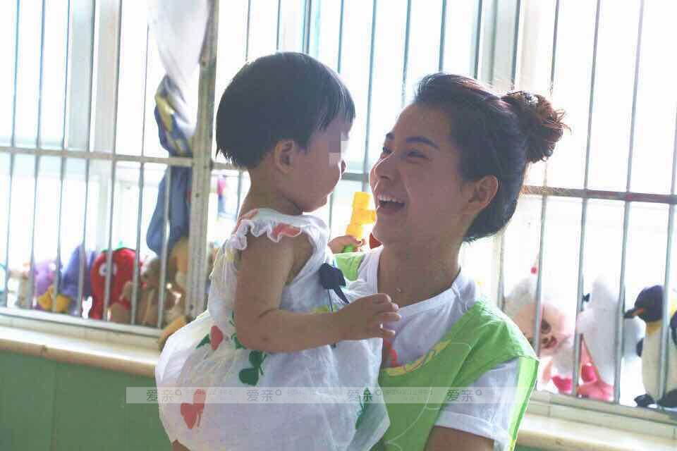愛(ài)親母嬰門(mén)店傳遞公益精神