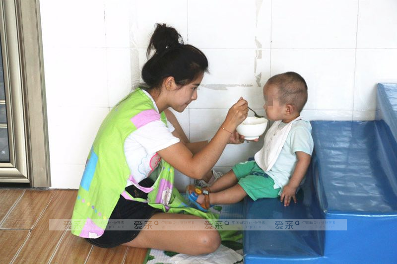 愛(ài)親母嬰門(mén)店傳遞公益精神