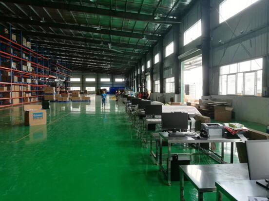 愛親廣州倉儲中心貨品出庫掃碼區(qū)