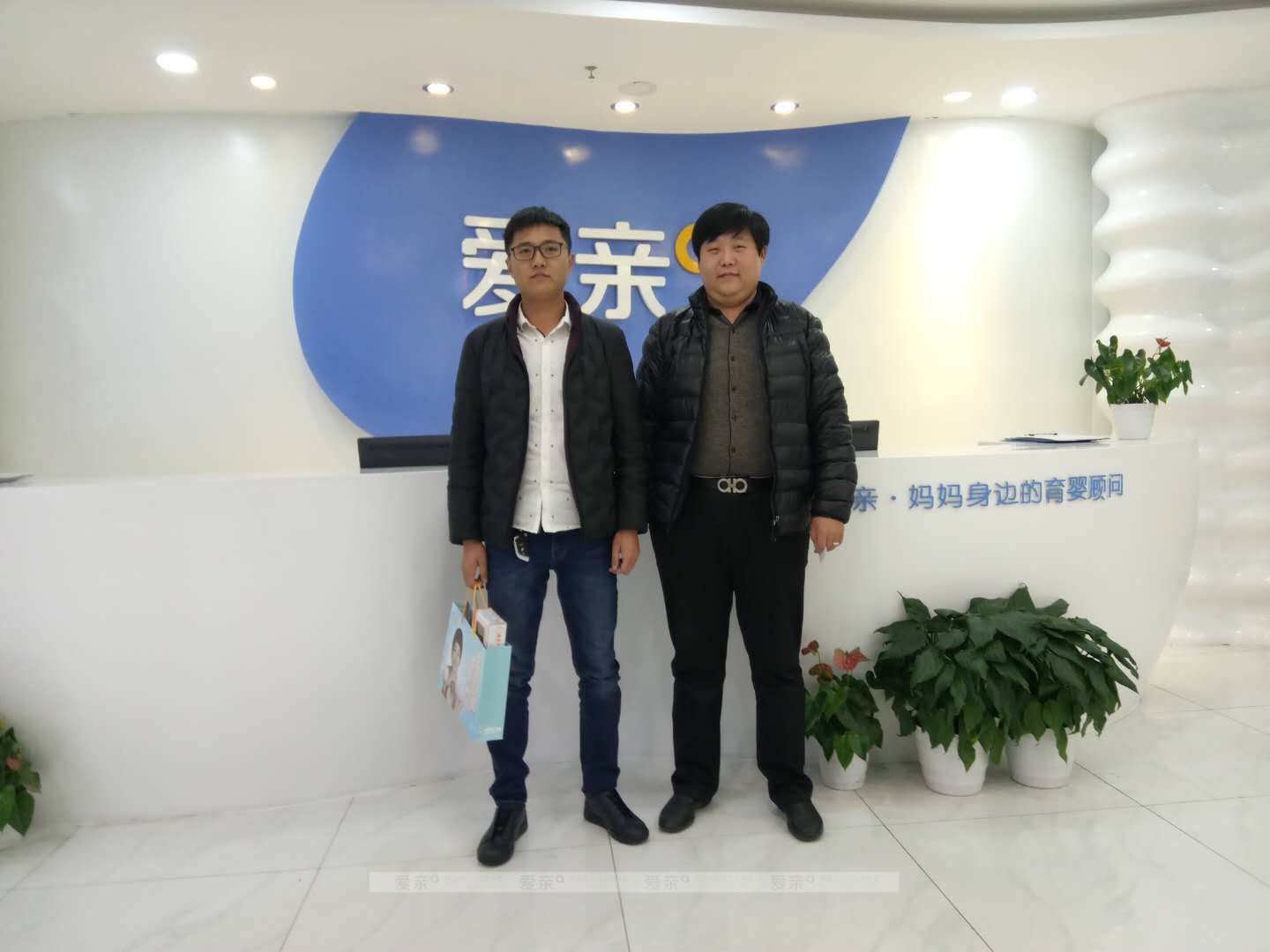 熱烈慶祝山東林先生加盟愛(ài)親母嬰！預(yù)祝生意興隆！