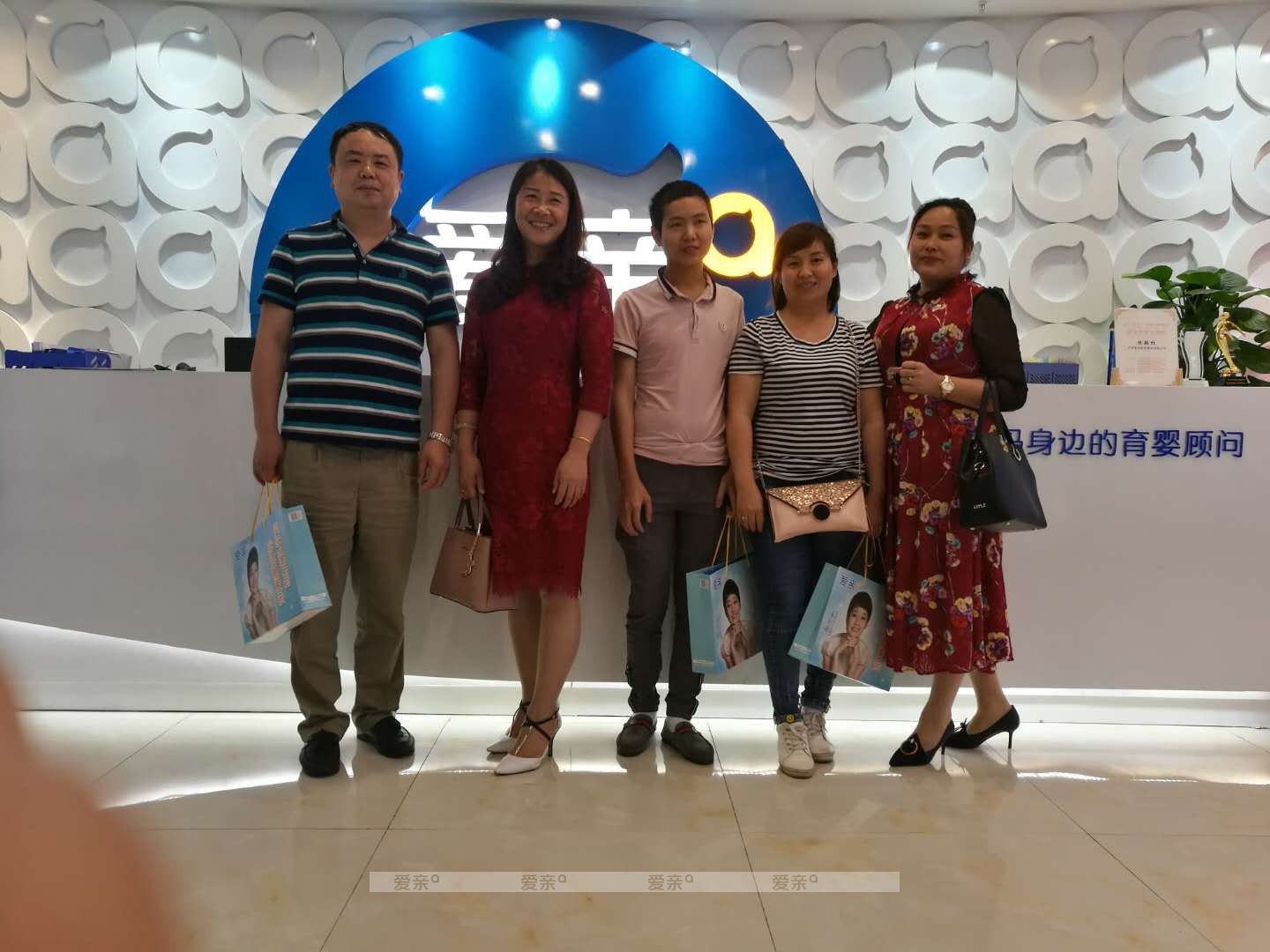 熱烈慶祝廣東惠州李女士加盟愛(ài)親母嬰！預(yù)祝生意興??！