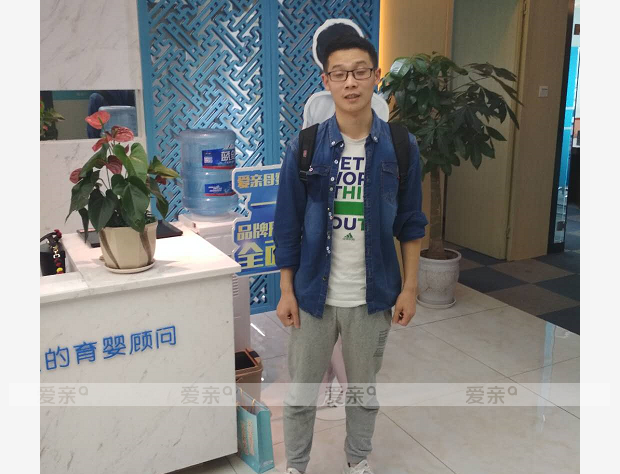 熱烈慶祝重慶何先生加盟愛親母嬰！預(yù)祝生意興??！