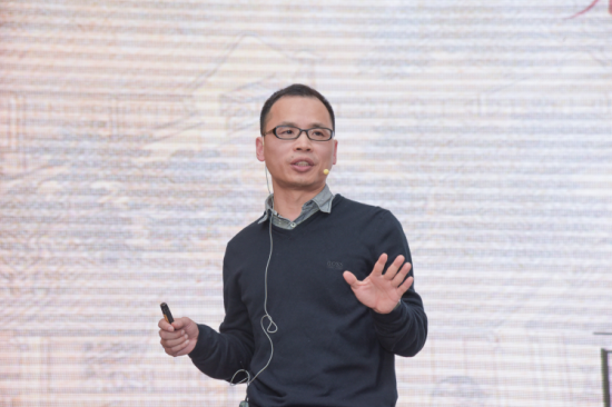 又一城董事長兼CEO蔡總現(xiàn)場分享新零售知識