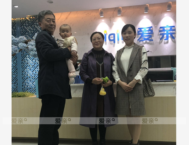 熱烈慶祝四川省周女士加盟愛親母嬰！預祝生意興??！